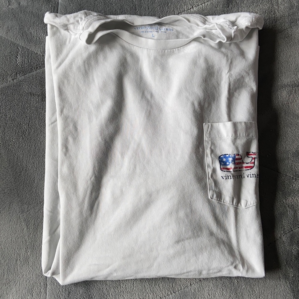 Large Vinyard Vines t-shirt. Gently worn.